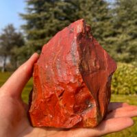 אבן Red Jasper אדומה טבעית גדולה לעיצוב ויצירה בגדלים שונים