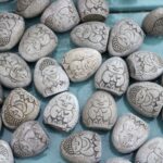 product-fancy-b1c1d095-fdac-4f50-ab59-9255a78a3c54 20 פסלי בודהה מיניאטוריים לעיצוב טרריומים וכתוספת לעיצוב עציצים